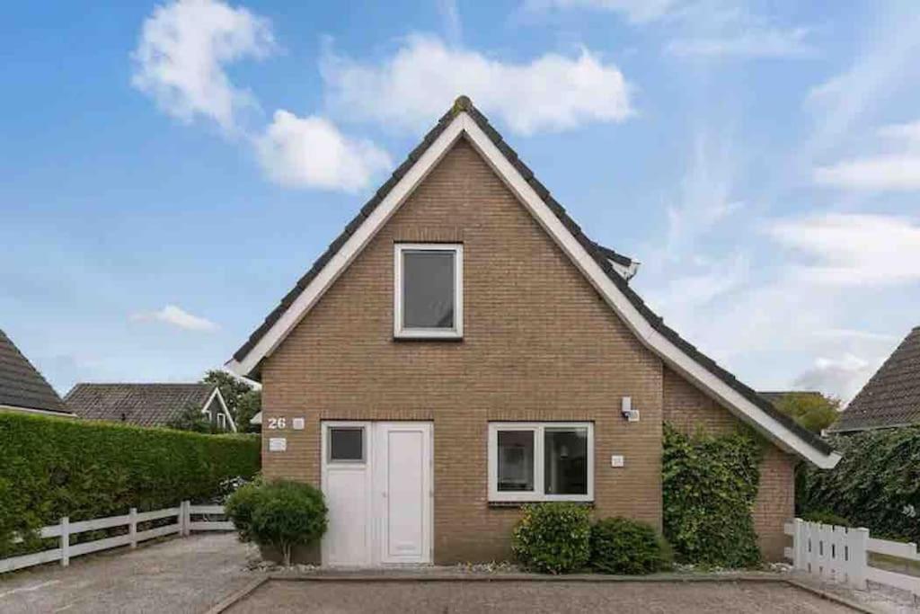 Huebsches Ferienhaus In Ouddorp - Fusslaeufig Zum Strand Und Zentrum 外观 照片
