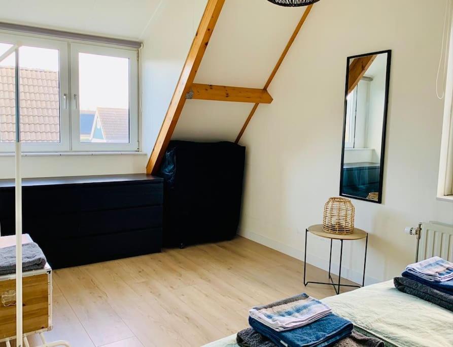 Huebsches Ferienhaus In Ouddorp - Fusslaeufig Zum Strand Und Zentrum 外观 照片