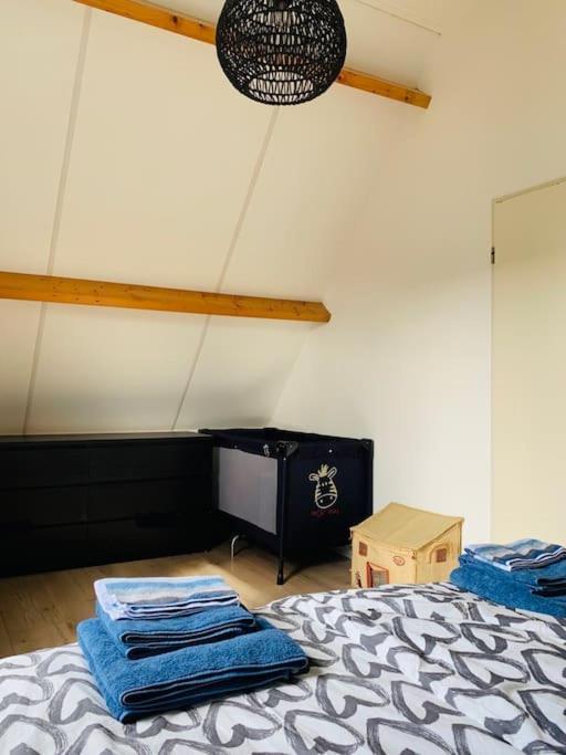 Huebsches Ferienhaus In Ouddorp - Fusslaeufig Zum Strand Und Zentrum 外观 照片