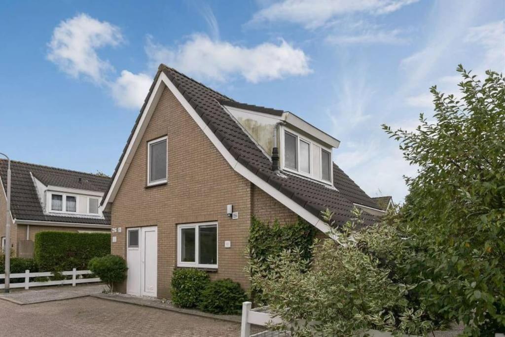 Huebsches Ferienhaus In Ouddorp - Fusslaeufig Zum Strand Und Zentrum 外观 照片