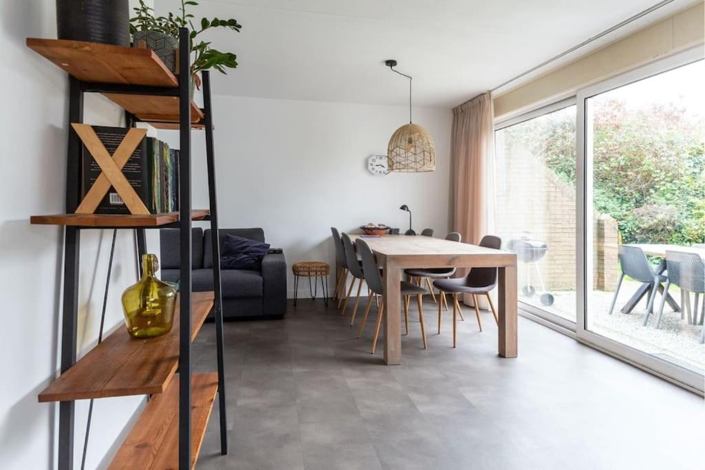 Huebsches Ferienhaus In Ouddorp - Fusslaeufig Zum Strand Und Zentrum 外观 照片